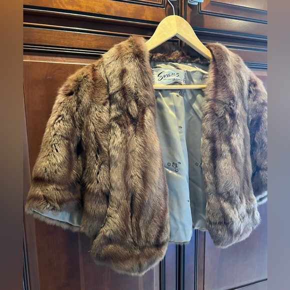 Evans Chicago Mink Fur Stole Shawl Wrap Women
- S/M - Picture 3 of 14